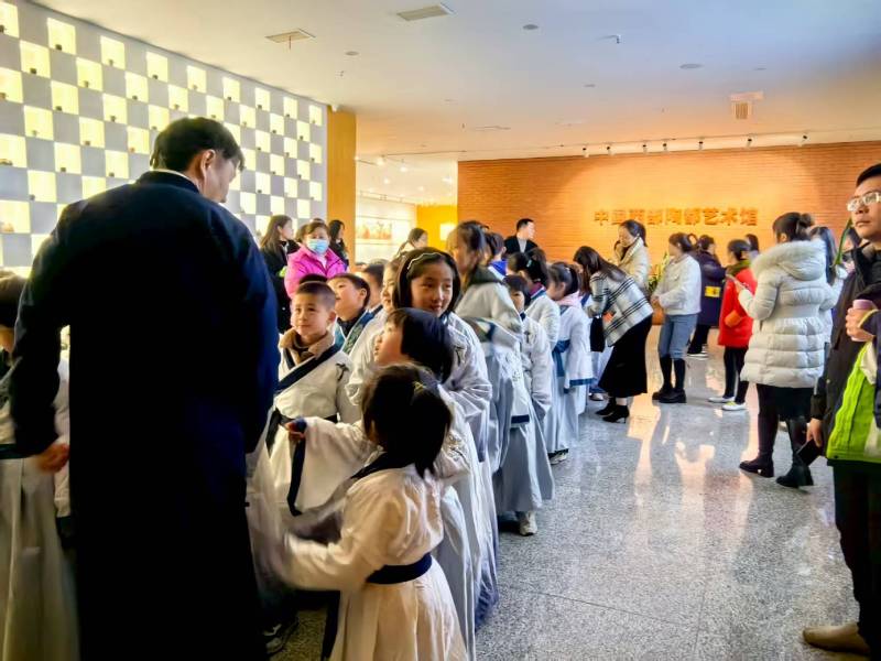 文化赋能：阿拉善盟魔创文旅挖掘城市文化资源的实践探索